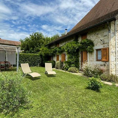La Maison Des Commis Morestel Exteriör bild