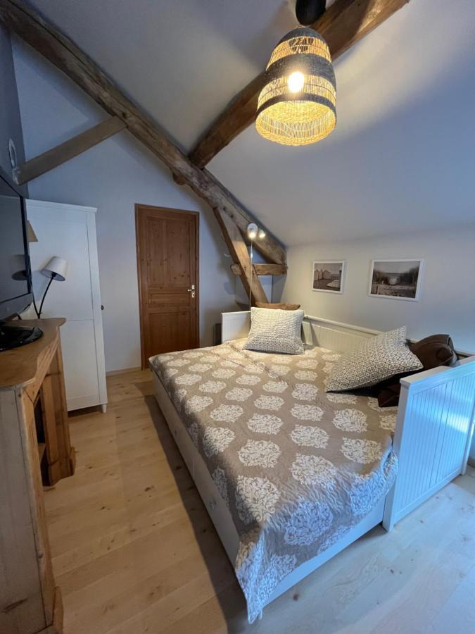 La Maison Des Commis Morestel Exteriör bild